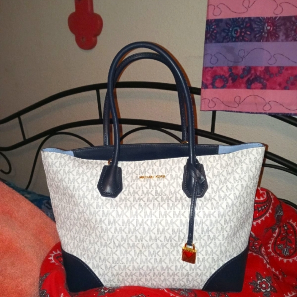 NWT White/Navy MK Handbag